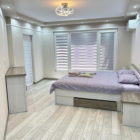 Apartament Deluxe Karina-Free Parking Burgas City Exterior foto