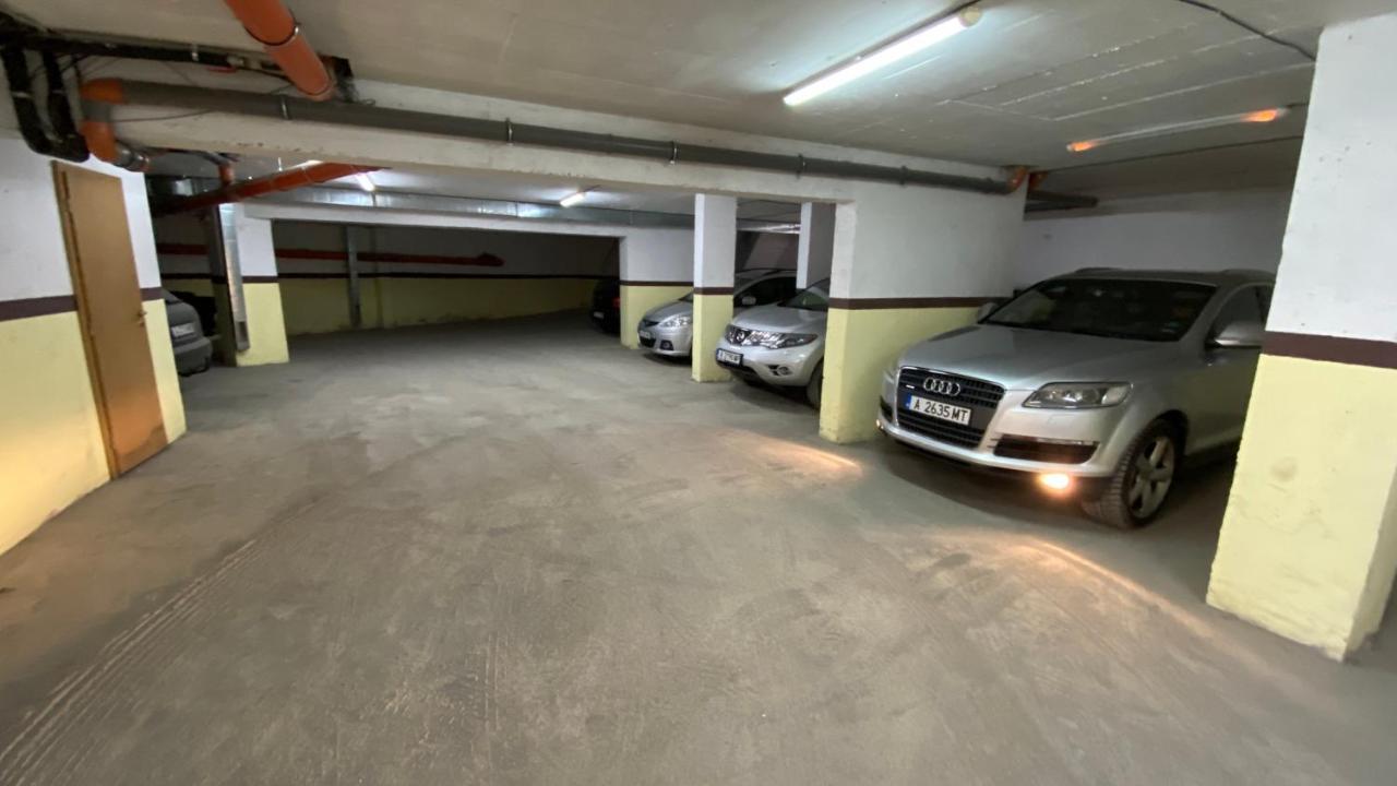 Apartament Deluxe Karina-Free Parking Burgas City Exterior foto