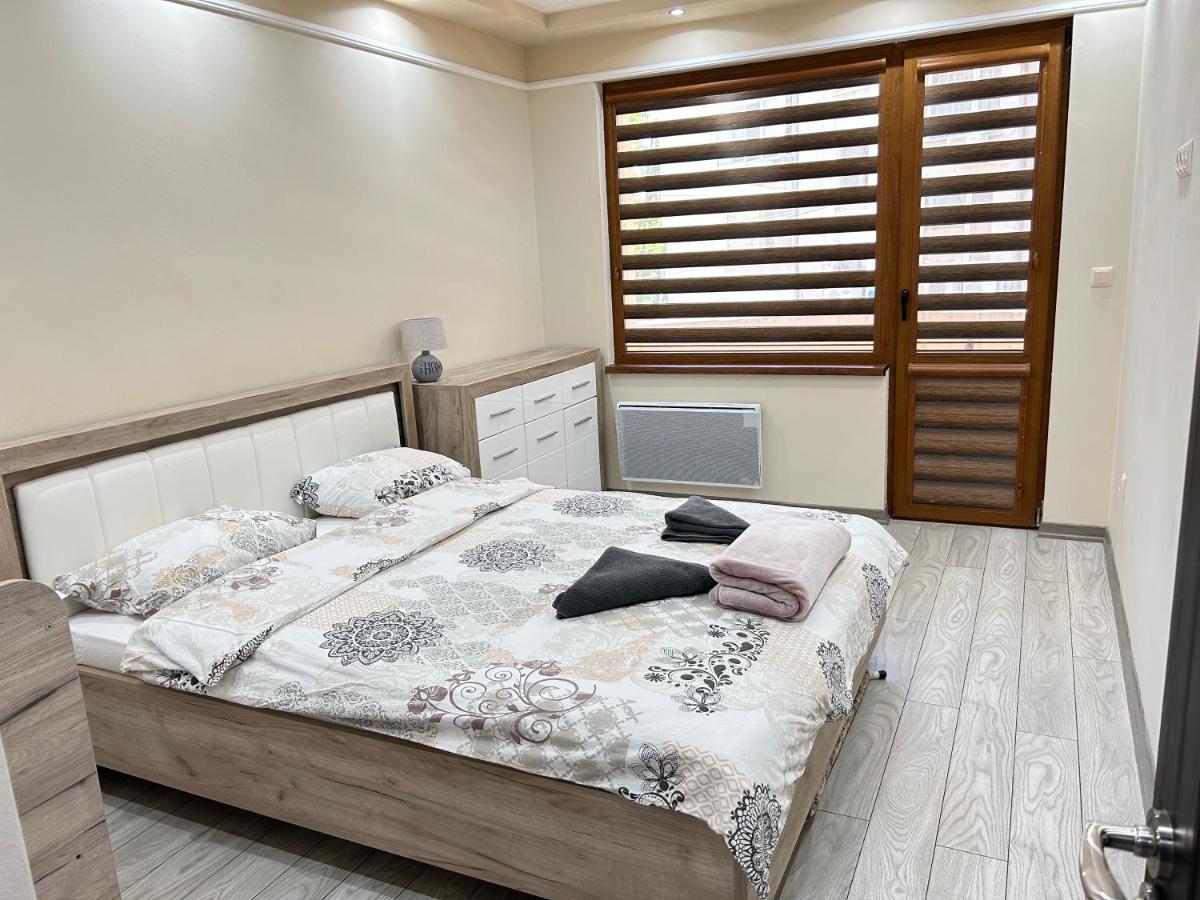 Apartament Deluxe Karina-Free Parking Burgas City Exterior foto