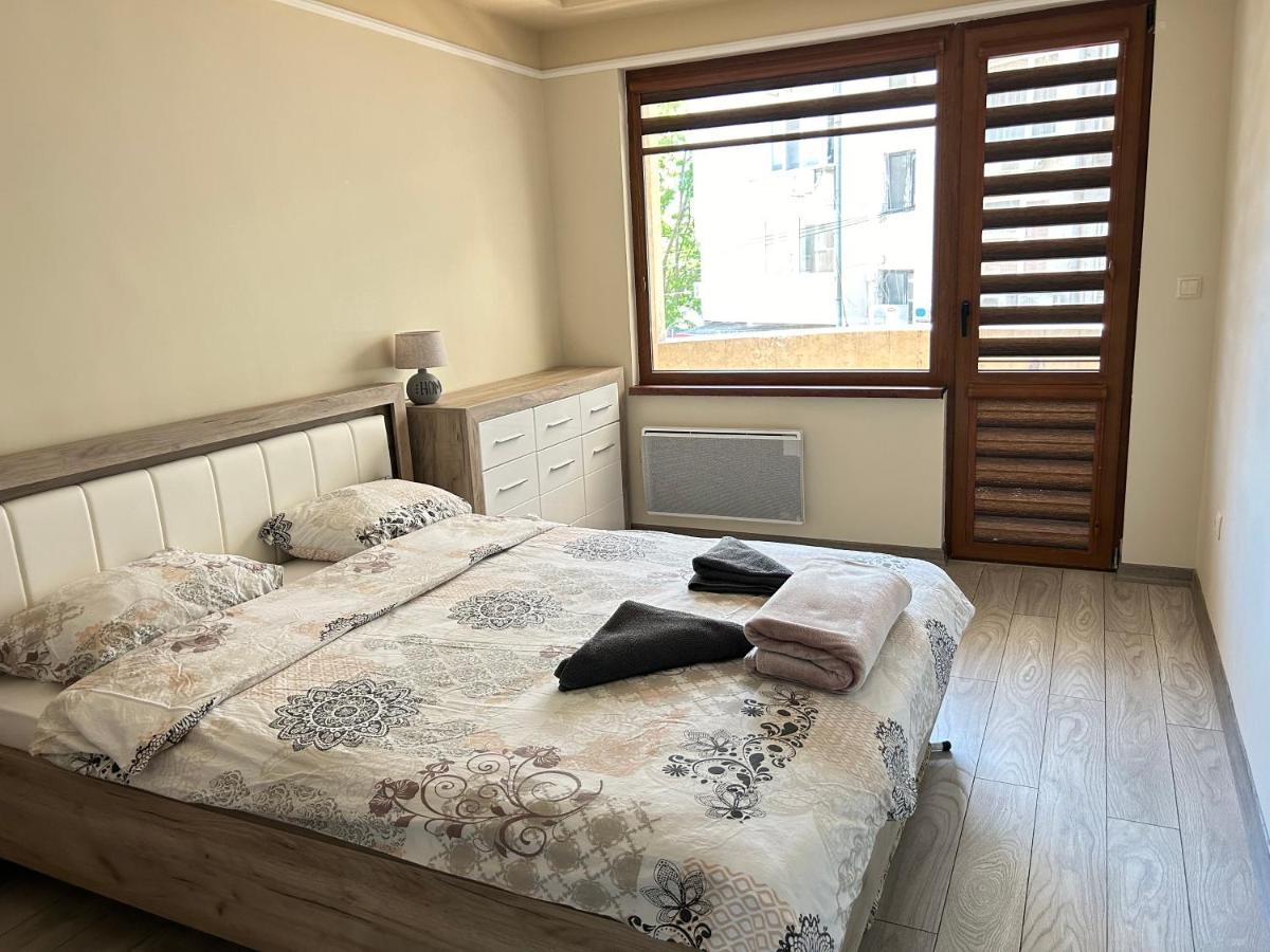 Apartament Deluxe Karina-Free Parking Burgas City Exterior foto