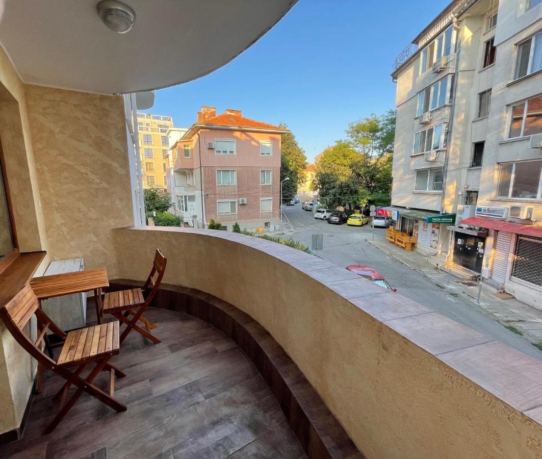 Apartament Deluxe Karina-Free Parking Burgas City Exterior foto